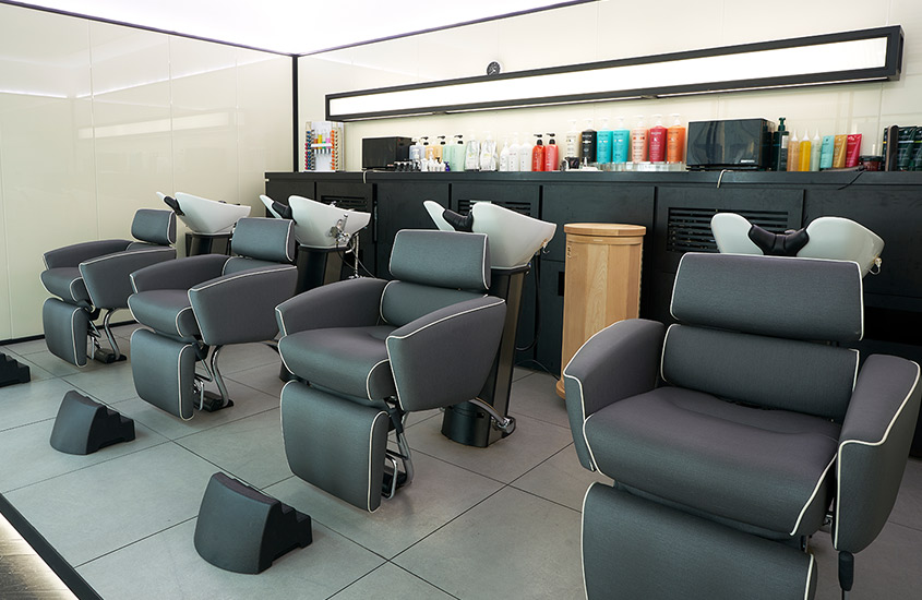 Maison De Comtesse大丸梅田 坪内美容院